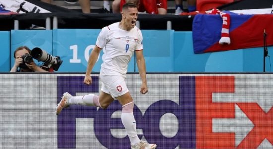 20210628-tomas-holes