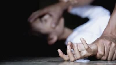 update-bocah-abg-korban-pemerkosaan-jalani-visum-polisi-buru-pelaku_m_163026