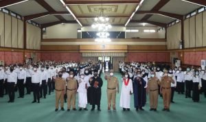 Wali Kota Bekasi Rahmat Effendi melantik 151 ASN baru di Balai Patriot, Bekasi Selatan, Senin, 6 Desember 2021. (Foto: Istimewa)